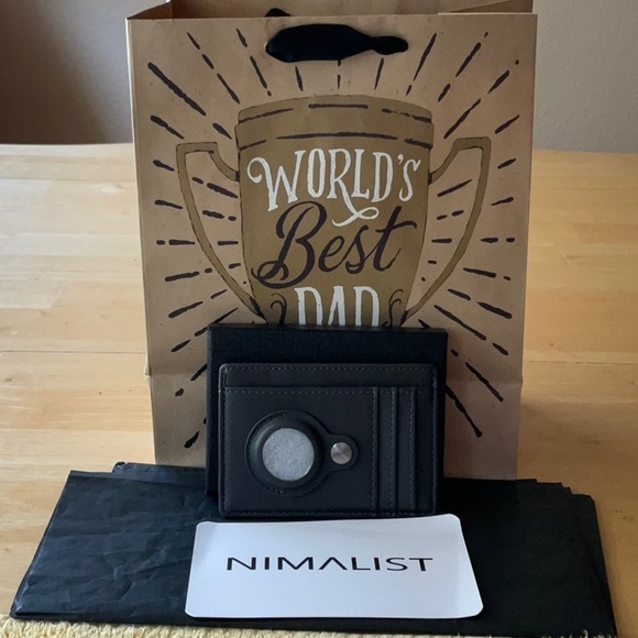 NIMALIST LEATHER AIRTAG WALLET - Picture 12 of 16